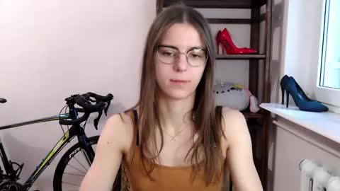 Snapshot of megi_erotic chatting on 12/20/25, 07:26 Megi online show from 12/20/25, 07:26