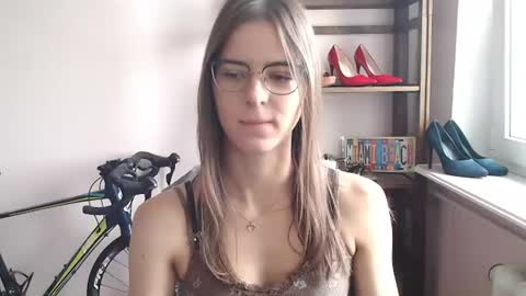 Megi online show from 06/13/26, 06:44
