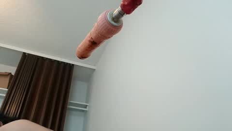 Snapshot of meheriuk68 chatting on 10/18/25, 11:16 meheriuk68 online show from 10/18/25, 11:16