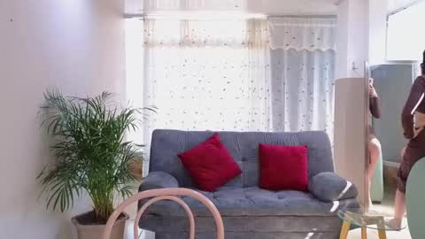 Mei online show from 03/08/25, 07:42