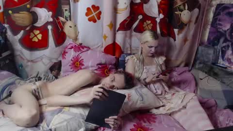 Snapshot of meidiandyuta chatting on 12/19/24, 08:55 Yuta and Meidi online show from 12/19/24, 08:55