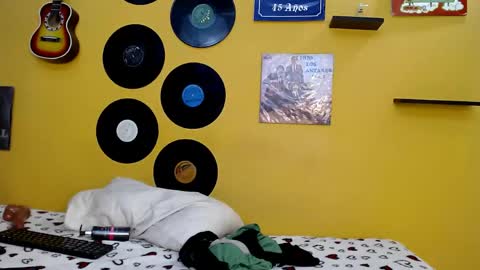 MEIS online show from 05/05/26, 02:41