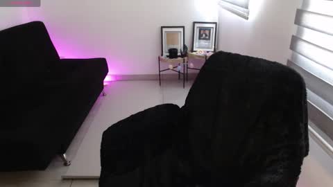 Snapshot of meko_hzu chatting on 04/06/26, 10:00 WETWATERMELL online show from 04/06/26, 10:00