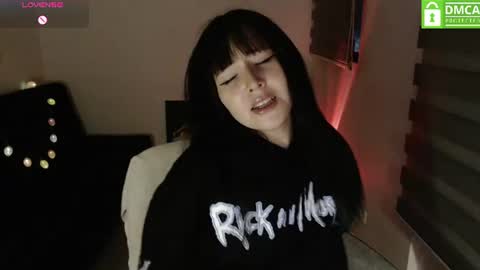 Snapshot of meko_hzu chatting on 06/15/26, 12:35 WETWATERMELL online show from 06/15/26, 12:35