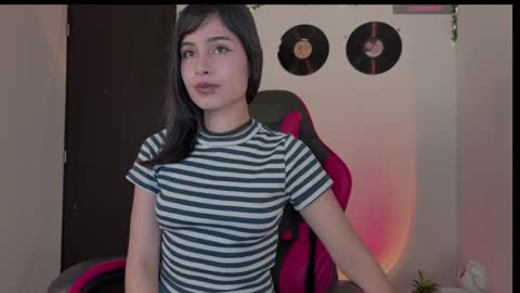 Snapshot of mel0dy_cute chatting on 03/24/26, 03:44 mel0dy_cute online show from 03/24/26, 03:44