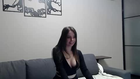 Snapshot of meladams chatting on 12/16/24, 12:04 meladams online show from 12/16/24, 12:04