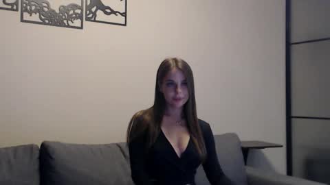 Snapshot of meladams chatting on 09/22/25, 08:33 meladams online show from 09/22/25, 08:33