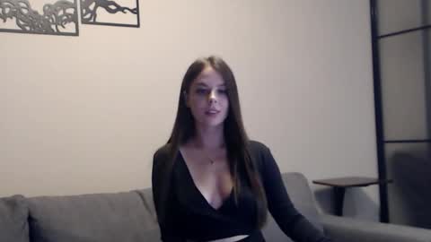 Snapshot of meladams chatting on 10/19/25, 08:09 meladams online show from 10/19/25, 08:09