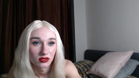 Snapshot of melani704499 chatting on 05/19/26, 10:10 Melani online show from 05/19/26, 10:10