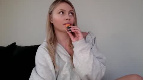 Snapshot of melani_a chatting on 01/29/25, 12:56 Melania online show from 01/29/25, 12:56