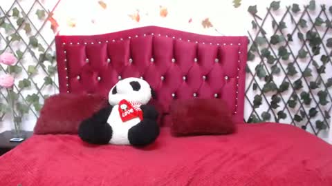 melani_cute01 online show from 03/11/25, 11:15
