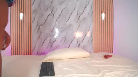 Snapshot of melani_eli chatting on 10/10/25, 01:54 Melani eli online show from 10/10/25, 01:54