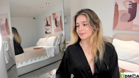 Snapshot of melanie__5 chatting on 02/07/25, 04:06 Melanie Baez online show from 02/07/25, 04:06