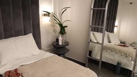 Snapshot of melanie__5 chatting on 03/10/25, 06:27 Melanie Baez online show from 03/10/25, 06:27