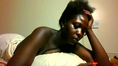 Snapshot of melanie_bae1 chatting on 06/02/26, 03:19 melanie_bae1 online show from 06/02/26, 03:19