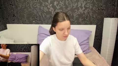 Snapshot of melanie_grant chatting on 02/18/26, 10:44 Melanie online show from 02/18/26, 10:44