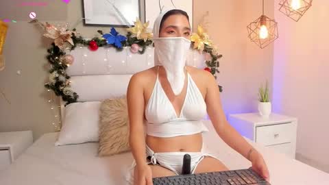 Snapshot of melanie_hillz chatting on 11/26/25, 08:54 Melanie online show from 11/26/25, 08:54