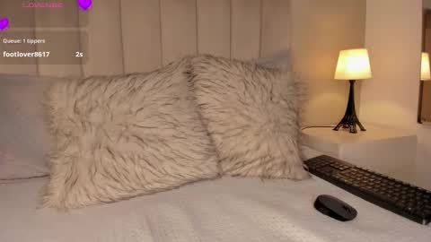 Snapshot of melanie_hillz chatting on 02/27/26, 07:36 Melanie online show from 02/27/26, 07:36