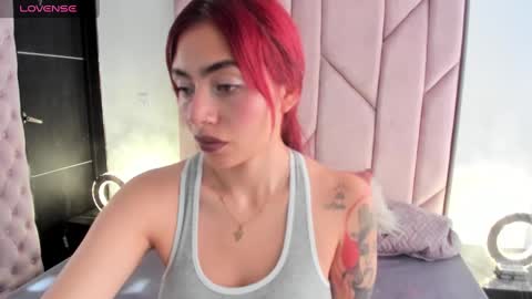 Melanie roux  online show from 11/12/25, 12:16