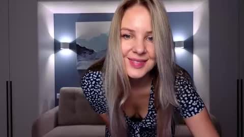 Melanie Bennett online show from 11/17/25, 06:08