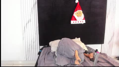 Melaniecooper online show from 12/16/24, 09:09