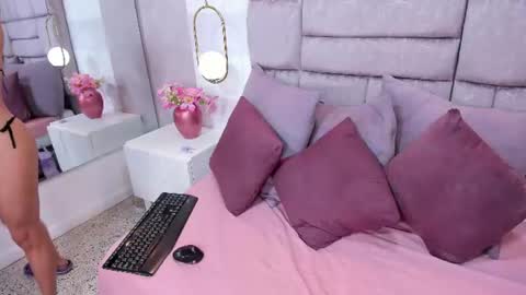 Snapshot of melaniee_joness chatting on 07/03/26, 05:52 melaniee_joness online show from 07/03/26, 05:52