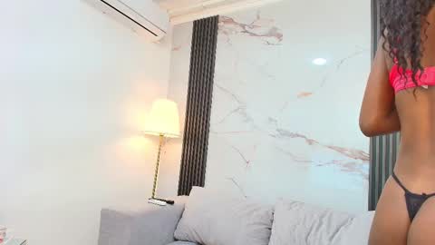 Snapshot of melaniepatton chatting on 11/19/25, 12:16 Melanie online show from 11/19/25, 12:16