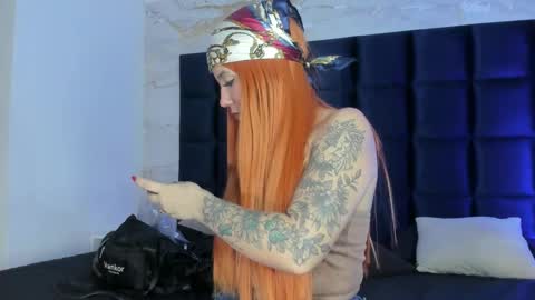 Melanie Roux online show from 09/18/25, 07:49