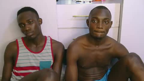 Snapshot of melanin_hotguys chatting on 03/05/25, 10:00 MEDDY AND Faizal online show from 03/05/25, 10:00