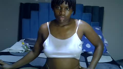 Snapshot of melanin_moon chatting on 06/27/26, 11:48 Moon online show from 06/27/26, 11:48
