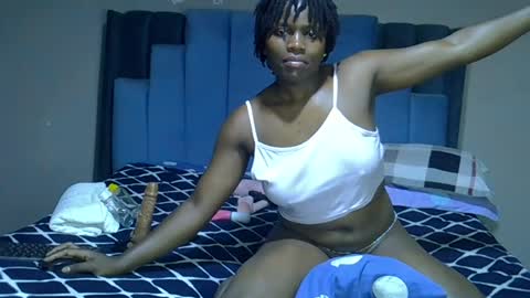 Snapshot of melanin_moon chatting on 07/07/26, 03:09 Moon online show from 07/07/26, 03:09