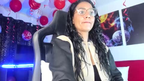 melannia_hills online show from 02/18/25, 10:16