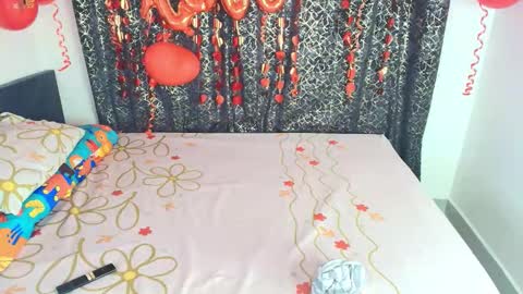 melannia_hills online show from 09/21/25, 06:04