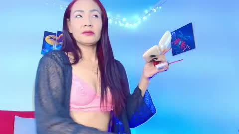 melannia_hills online show from 10/10/25, 10:36