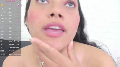 Snapshot of melannie_roses chatting on 03/03/25, 04:25 melannie roses online show from 03/03/25, 04:25