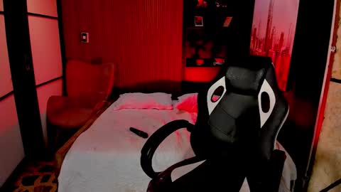 MelanyLuv online show from 12/04/25, 11:57