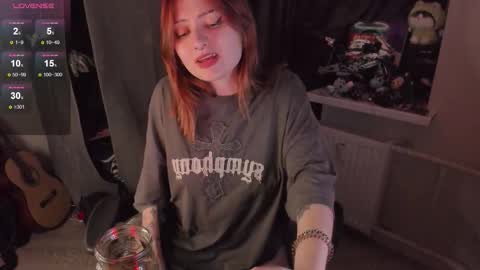 Snapshot of melante_s chatting on 10/20/25, 07:03 Ash online show from 10/20/25, 07:03