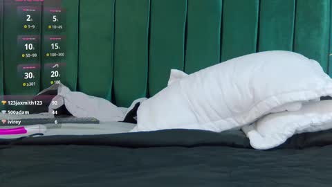 Melany online show from 12/22/24, 11:31