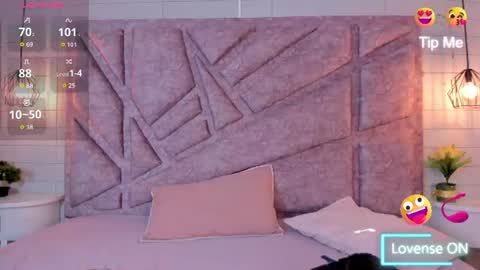 Snapshot of melany_heaven chatting on 06/11/26, 09:35 melany_heaven online show from 06/11/26, 09:35