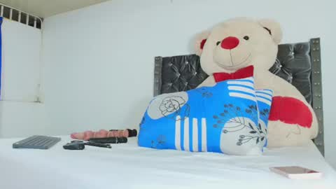 Snapshot of melanyy_miller chatting on 07/02/26, 12:43 melanny online show from 07/02/26, 12:43