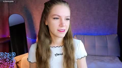 Snapshot of melee_eva chatting on 04/07/26, 07:42 Melee Eva - Thumbs Up please online show from 04/07/26, 07:42