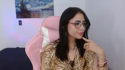 Snapshot of melhoneymoon chatting on 09/14/25, 02:00 Mel online show from 09/14/25, 02:00