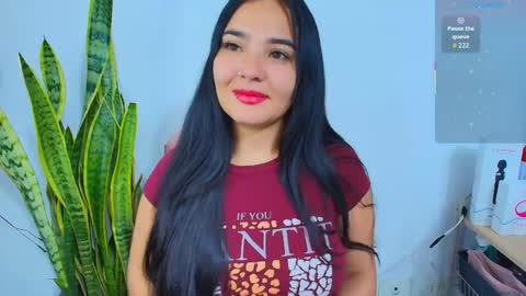    Independent model online show from 05/22/26, 12:18