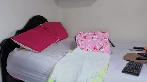 melihotxxx online show from 09/19/25, 12:02