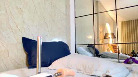 Meliissa online show from 06/14/26, 02:24