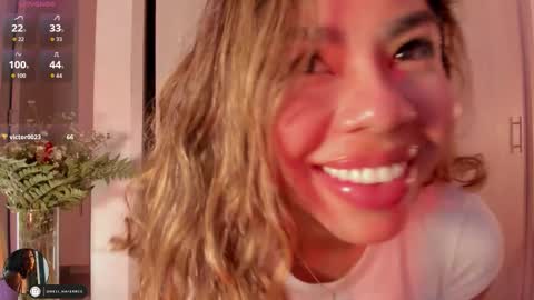 Snapshot of melina_ferrer1 chatting on 03/11/26, 02:01 EI online show from 03/11/26, 02:01