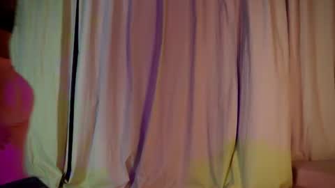 Snapshot of melina_smith1 chatting on 06/13/26, 06:39 MelinaSmith online show from 06/13/26, 06:39