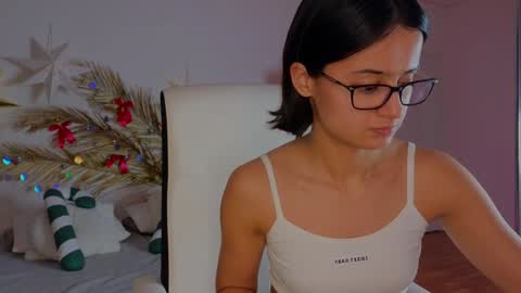 Victoria online show from 01/19/25, 02:38
