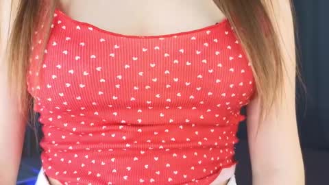 Snapshot of melisayyme chatting on 10/20/25, 04:24 Milissa online show from 10/20/25, 04:24
