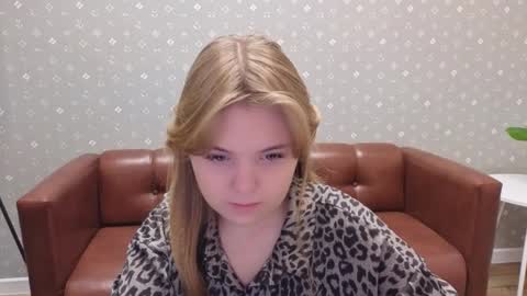 Sophia online show from 11/20/25, 04:45